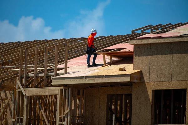 Expert Re-roofing Kansas City Contractors You Can Trust